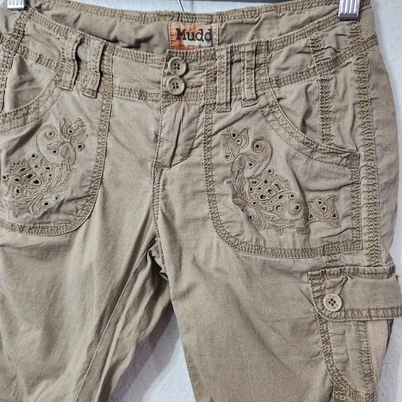 Y2k Mudd‎ Khaki Cotton Bermuda Shorts size 0 low rise - Picture 3 of 6